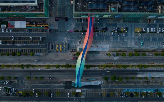 Puente peatonal de Av. Jianshe / Atelier cnS - Imagen 2 de 16