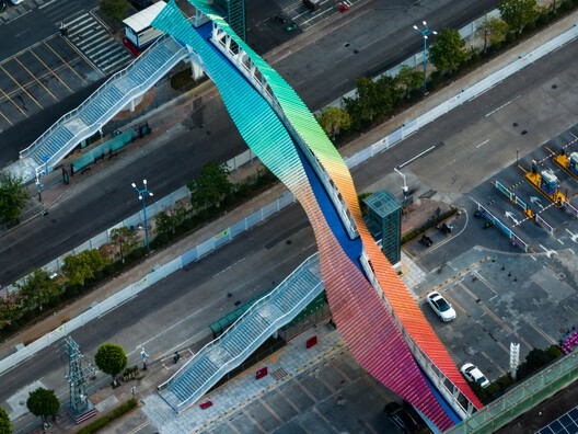 Puente peatonal de Av. Jianshe / Atelier cnS - Imagen 3 de 16