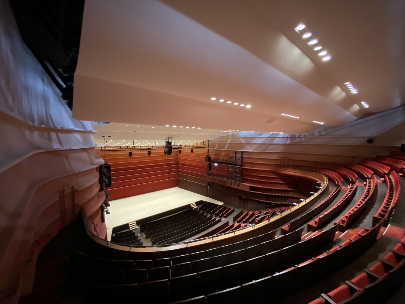 Gallery of Ibaraki City Cultural and Child-rearing Support Complex ...