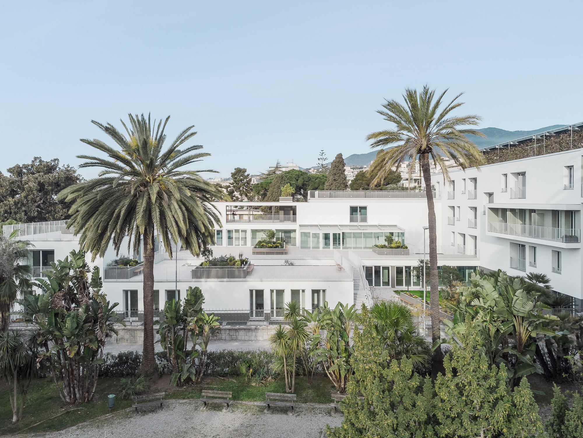 Ex-Tribunale Conversion in Sheltered Accommodation / Calvi Ceschia Vigano architetti associati