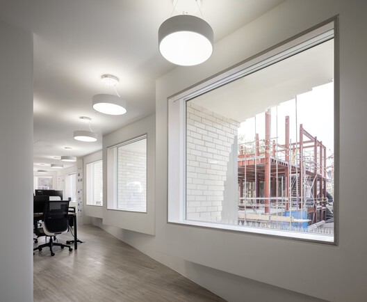 The Scoop  Oficinas / Corstorphine & Wright - Fotografía interior, Iluminación, Vidrio, Sillas