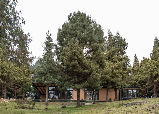 Residential Architecture in Ecuador: 8 Contemporary House Projects That Respect Their Natural Surroundings - Image 4 of 28