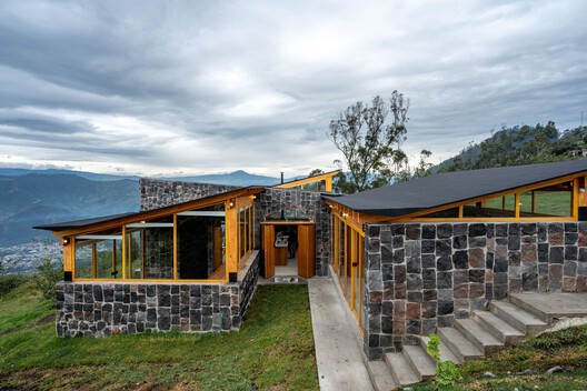 Residential Architecture in Ecuador: 8 Contemporary House Projects That Respect Their Natural Surroundings - Image 2 of 28