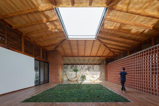 Residential Architecture in Ecuador: 8 Contemporary House Projects That Respect Their Natural Surroundings - Image 27 of 28