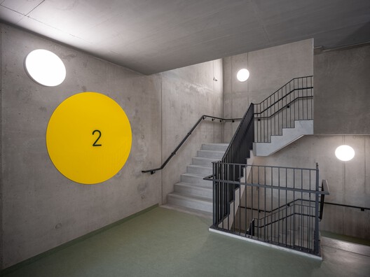 Overnight Shelter Lotte-Branz-Strasse / Hild und K Overnight Shelter Lotte-Branz-Strasse / Hild und K - Image 15 of 28