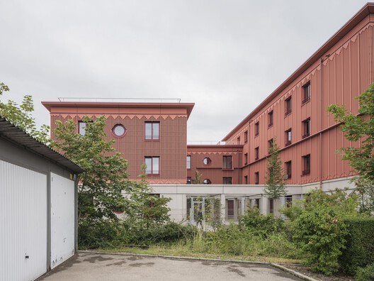 Overnight Shelter Lotte-Branz-Strasse / Hild und K Overnight Shelter Lotte-Branz-Strasse / Hild und K - Exterior Photography