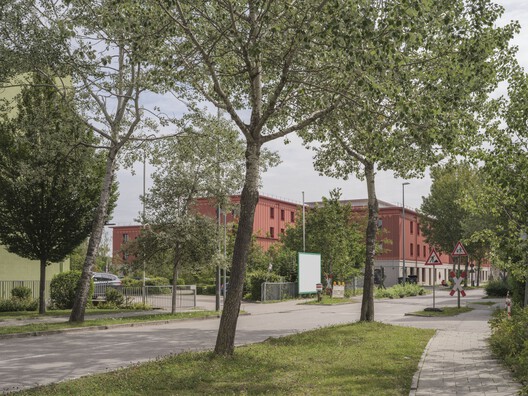 Overnight Shelter Lotte-Branz-Strasse / Hild und K Overnight Shelter Lotte-Branz-Strasse / Hild und K - Image 6 of 28