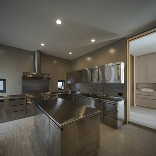 Baan Tectonix House / I Like Design Studio - Interior Photography, Kitchen, Countertop, Wood, Lighting, Sink