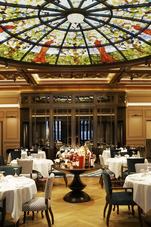 Landau's Restaurant / Zanghellini & Holt Associates - Interior Photography, Lighting, Glass, Chair