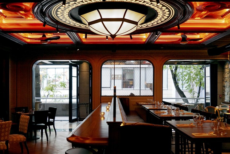 Landau's Restaurant / Zanghellini & Holt Associates - More Images