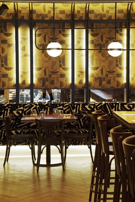 Landau's Restaurant / Zanghellini & Holt Associates - Interior Photography, Dining room, Lighting, Chair, Glass