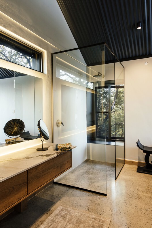Rustenburg Farm / Nadine Engelbrecht Architect Rustenburg Farm / Nadine Engelbrecht Architect - Interior Photography, Bathroom, Wood, Lighting, Glass