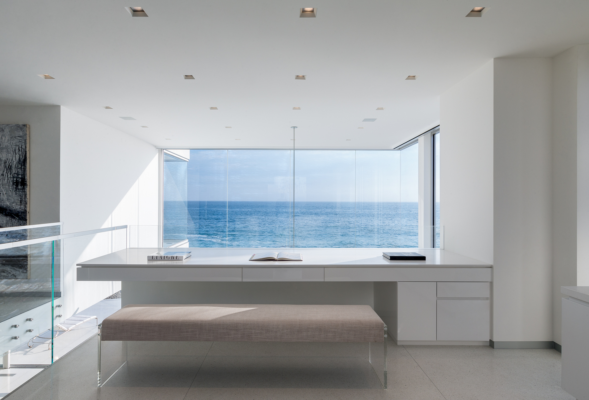 Frameless is More: How Minimalist Windows Shape Architectural ...