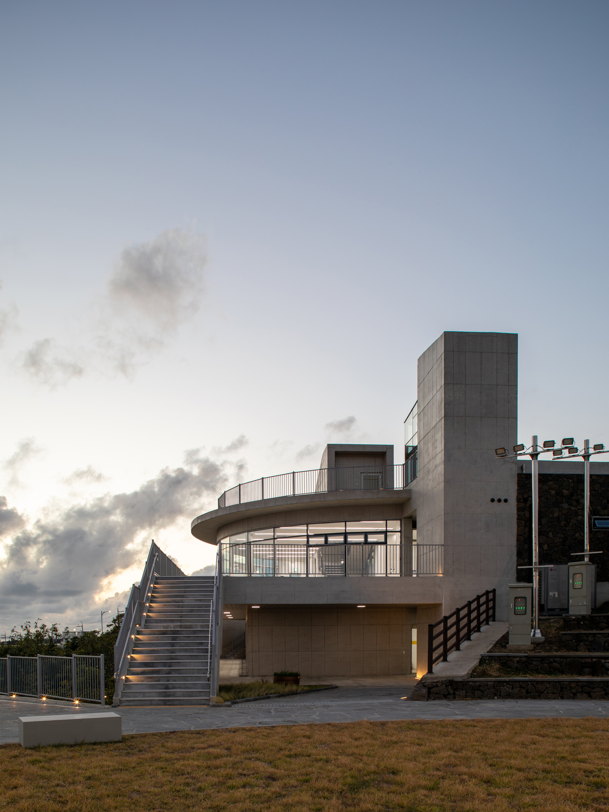 Gallery of ﻿ Circular Loop / ﻿HaengUnSiWoo Architects - 14