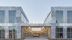 Courtyard Mixed-Use Building / After Party