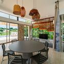 Casa da Mata / Marise Calçavara Arquitetura - Fotografia de Interiores, Sala de Jantar, Cadeira, Vidro