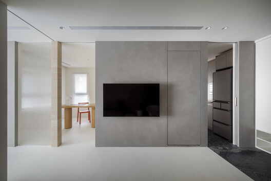 In Between Micro Flow Space Residence / Degree Design - Interior Photography, Wood, Door, Concrete