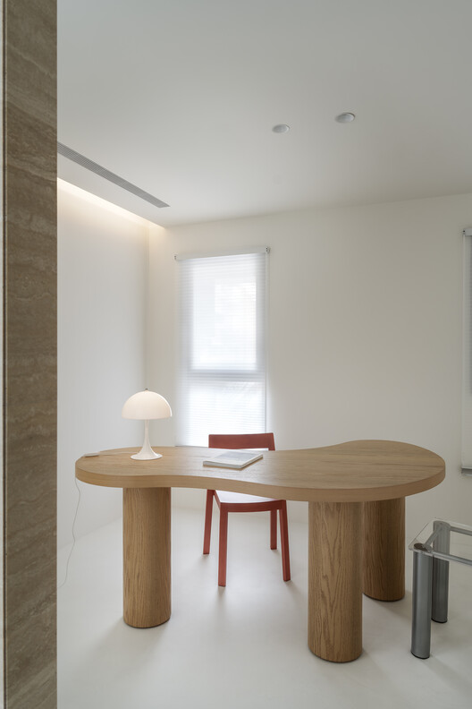 In Between Micro Flow Space Residence / Degree Design - Interior Photography, Wood