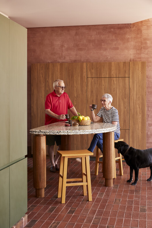 Casa Ararat / SJB - Fotografía interior, Madera, Sillas