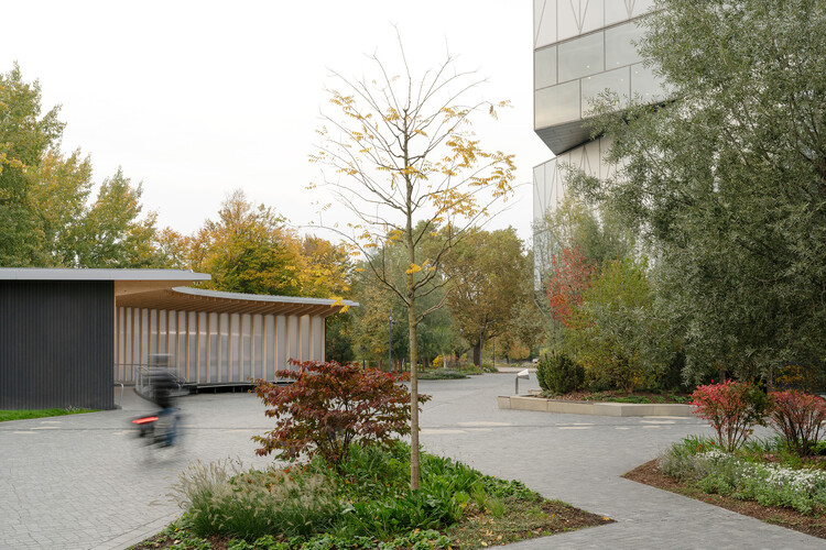 AI Pavilion / Sauerbruch Hutton - Exterior Photography, Garden