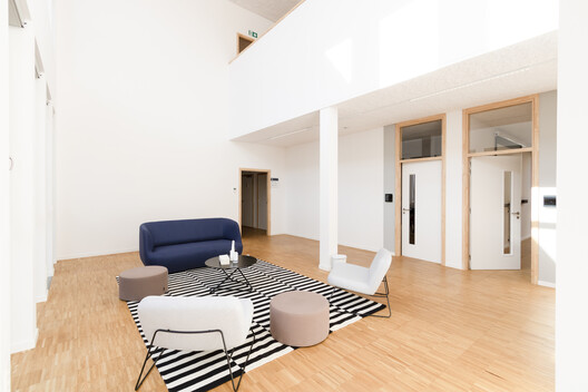 The MAP Administrative House of the Province of Namur / SAMYN and PARTNERS - Interior Photography, Living Room, Wood, Lighting, Chair