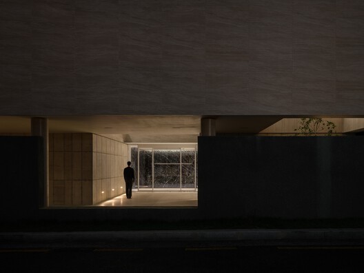 Oztile Showroom / Atelier MODS Oztile Showroom / Atelier MODS - Interior Photography, Concrete