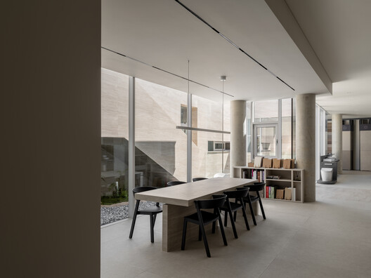 Oztile Showroom / Atelier MODS Oztile Showroom / Atelier MODS - Interior Photography, Dining room, Chair