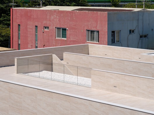 Oztile Showroom / Atelier MODS Oztile Showroom / Atelier MODS - Exterior Photography, Concrete, Handrail