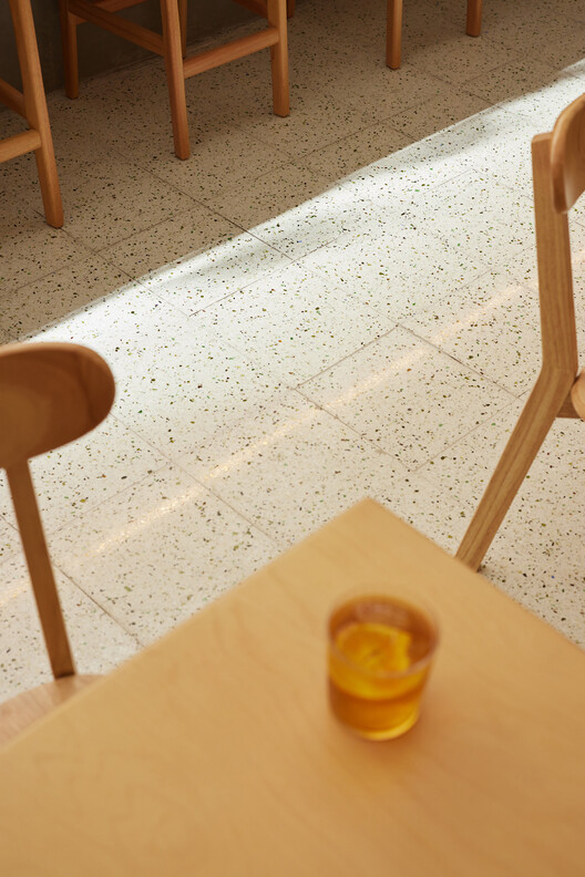 Café Paraíso / Mola Kunst - Fotografía interior, Madera, Sillas