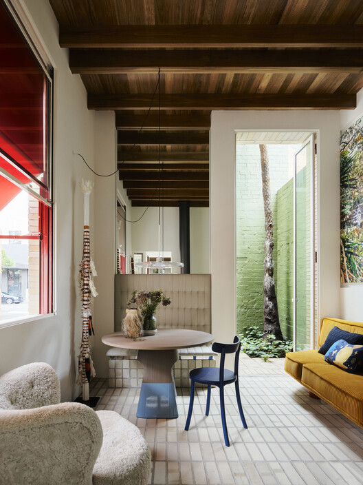 19 Waterloo Street House / SJB - Interior Photography, Living Room, Wood, Lighting, Table, Chair
