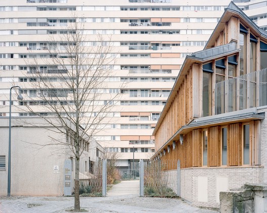 Early Childhood Center / Guillaume Ramillien Architecture Early Childhood Center / Guillaume Ramillien Architecture - Exterior Photography