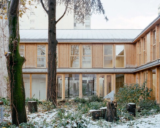 Early Childhood Center / Guillaume Ramillien Architecture Early Childhood Center / Guillaume Ramillien Architecture - Exterior Photography, Wood, Door