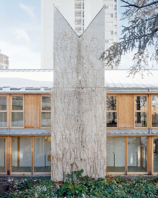 Early Childhood Center / Guillaume Ramillien Architecture Early Childhood Center / Guillaume Ramillien Architecture - Exterior Photography, Wood, Concrete