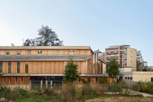 Early Childhood Center / Guillaume Ramillien Architecture Early Childhood Center / Guillaume Ramillien Architecture - Exterior Photography, Wood