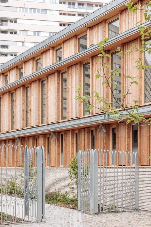 Early Childhood Center / Guillaume Ramillien Architecture Early Childhood Center / Guillaume Ramillien Architecture - Exterior Photography, Concrete, Balcony