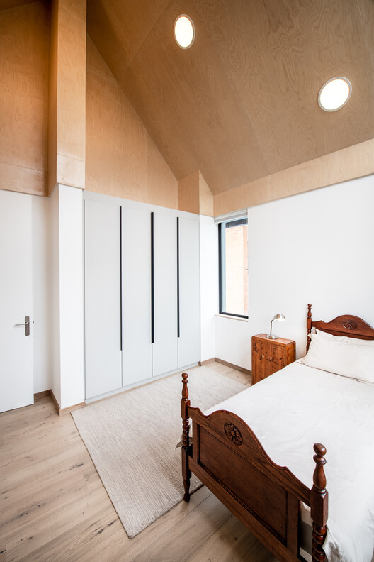 House Steynberg / Two Five Five Architects House Steynberg / Two Five Five Architects - Interior Photography, Wood, Bedroom, Lighting, Bed