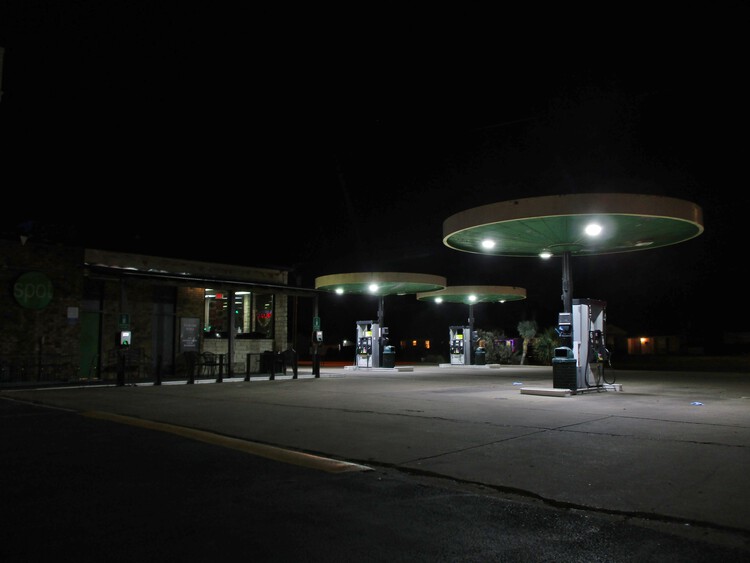 The Evolution of Gas Stations: From Roadside Stops to Architectural Landmarks - Image 8 of 46