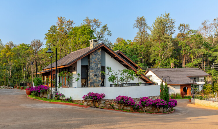 Oak Village - The 9th Avenue / 1+1>2 Architects - Exterior Photography, Garden