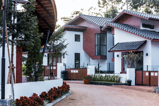 Oak Village - The 9th Avenue / 1+1>2 Architects - Exterior Photography, Facade, Balcony, Courtyard