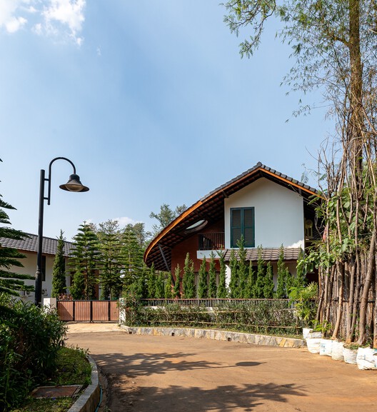 Oak Village - The 9th Avenue / 1+1>2 Architects - Exterior Photography, Garden