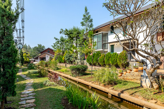Oak Village - The 9th Avenue / 1+1>2 Architects - Exterior Photography, Garden