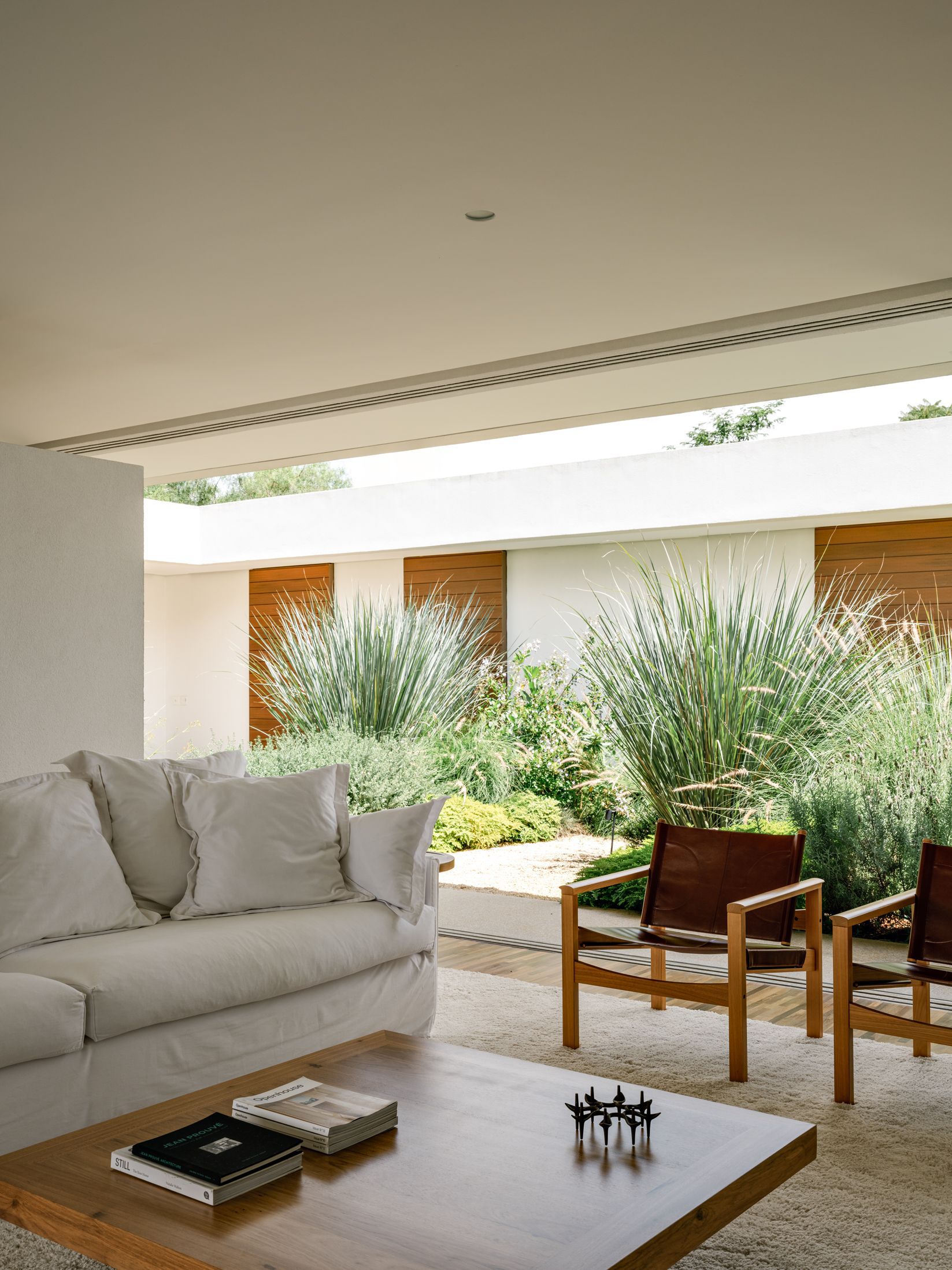Gallery of House of Courtyards / Felipe Hess Arquitetos - 9