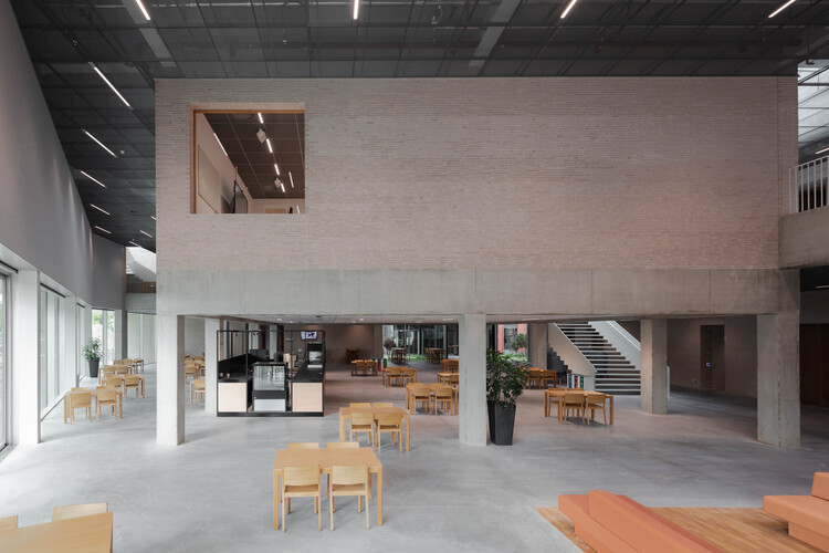 格罗宁根大学教育中心 / KAAN Architecten - 室内图, 木头, 具体的