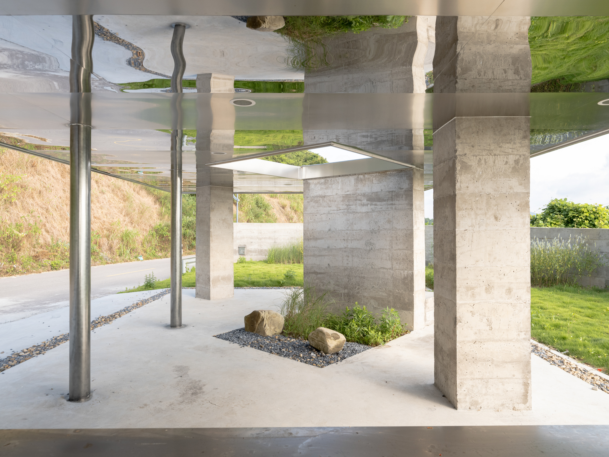 Found Project 画廊 柱之亭 Columnating / Found Projects + Atelier LuxNox - 15
