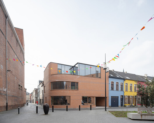 Peper Multifunctional Building / Architecten De Bruyn - Exterior Photography, Facade, Concrete