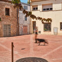 Praça de Riells / Comas-Pont arquitectes - Fotografia de Exterior, Aido