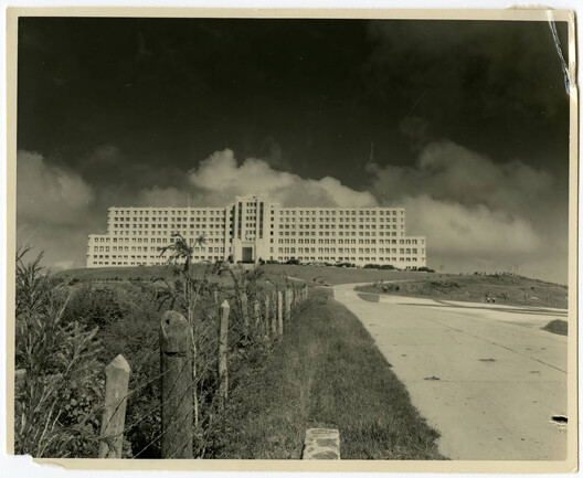 In Pursuit of Health: How Medical Concerns Shaped Modernist Architecture - Image 20 of 33