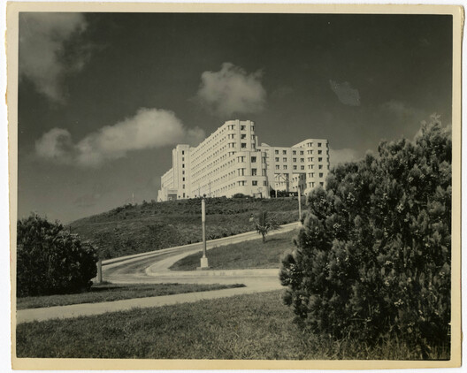 In Pursuit of Health: How Medical Concerns Shaped Modernist Architecture - Image 7 of 33