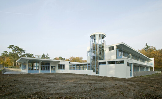 In Pursuit of Health: How Medical Concerns Shaped Modernist Architecture - Image 8 of 33