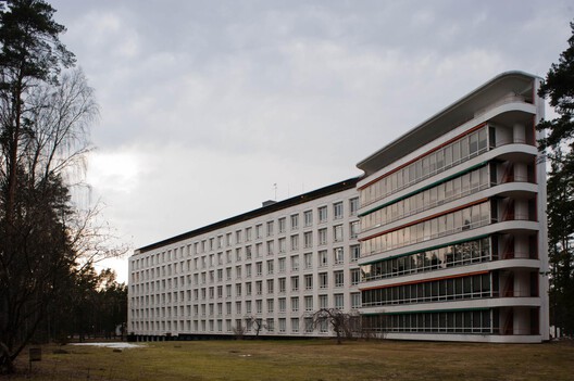 In Pursuit of Health: How Medical Concerns Shaped Modernist Architecture - Image 16 of 33